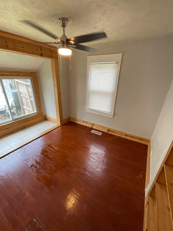 Bloomington House: 416 E Hillside Dr