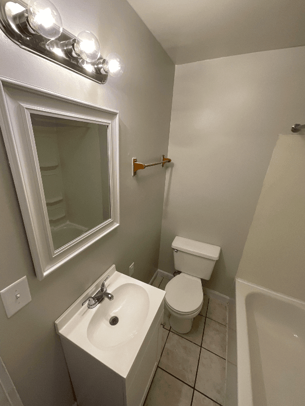 Bloomington House: 416 E Hillside Dr