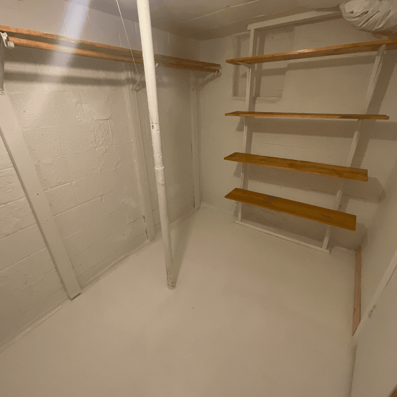 Bloomington House: 416 E Hillside Dr