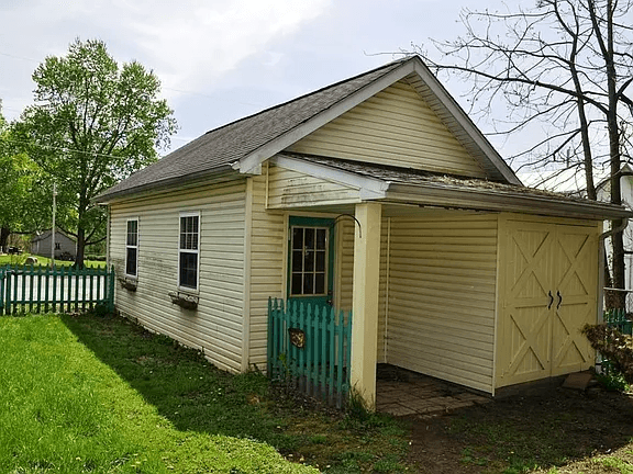 Baltimore House: 614 N Main St