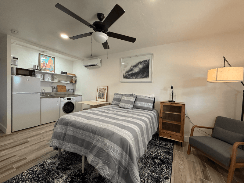 Phoenix Single Room: 920 E Colter Street