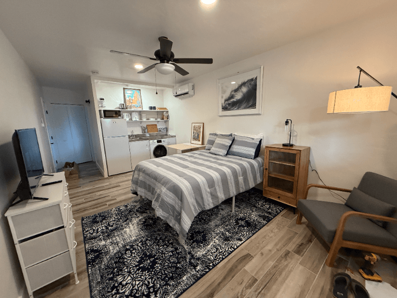Phoenix Single Room: 920 E Colter Street