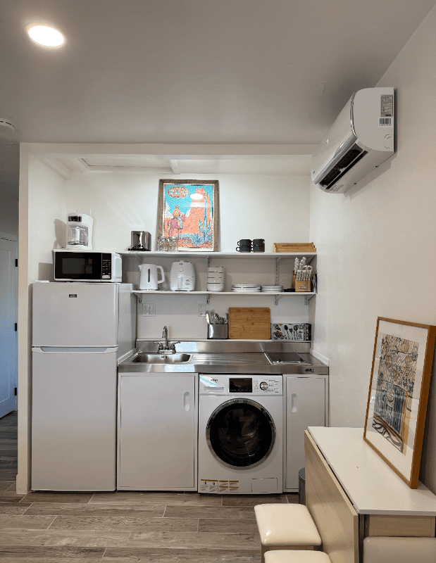 Phoenix Single Room: 920 E Colter Street
