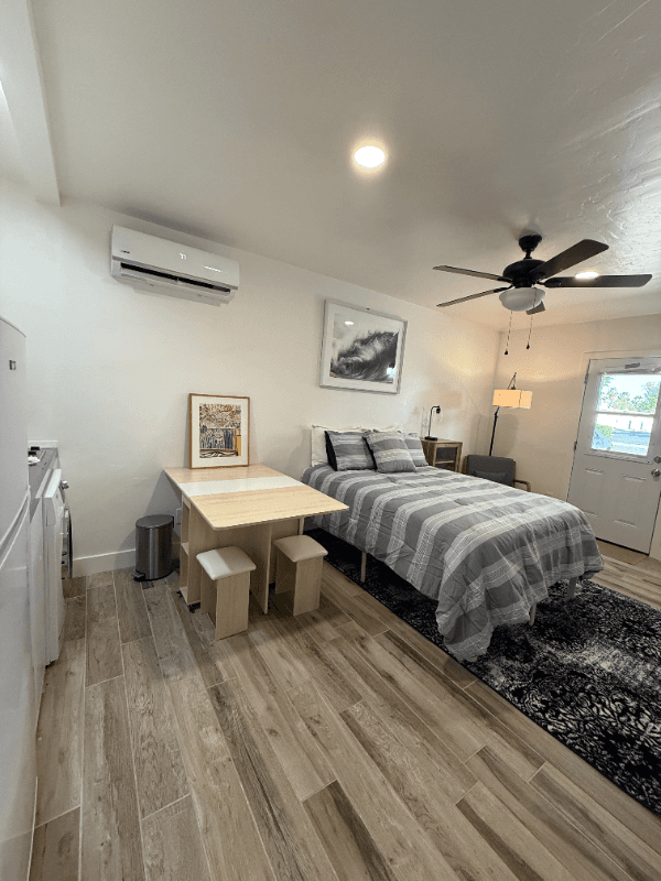 Phoenix Single Room: 920 E Colter Street