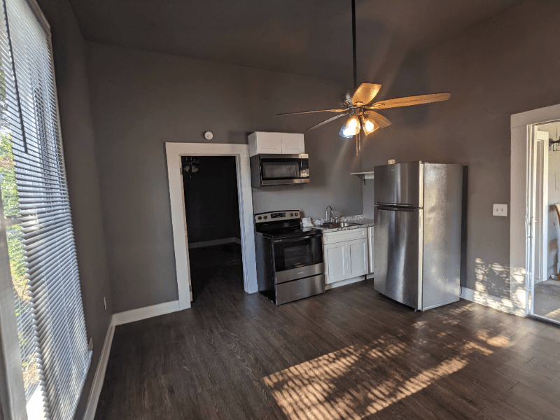 Denison Townhome: 225 W Monterey st