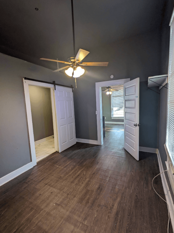 Denison Townhome: 225 W Monterey st