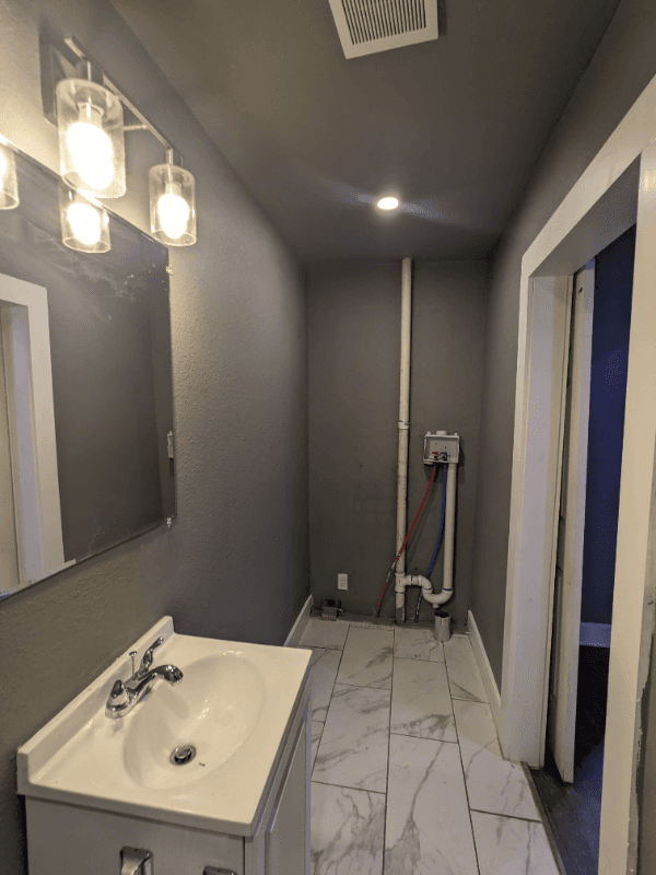 Denison Townhome: 225 W Monterey st