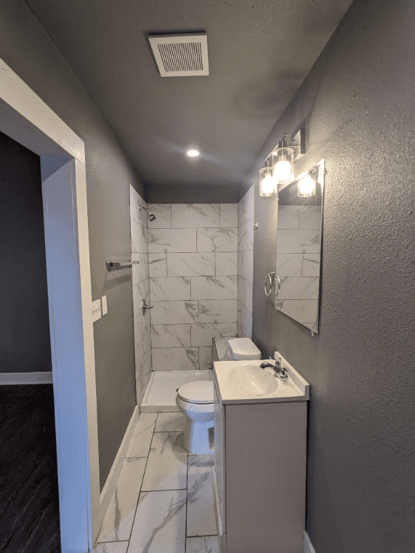 Denison Townhome: 225 W Monterey st