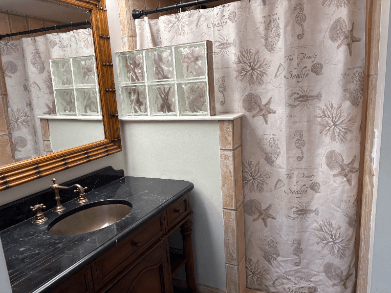 Naples House: 203 Esther Street
