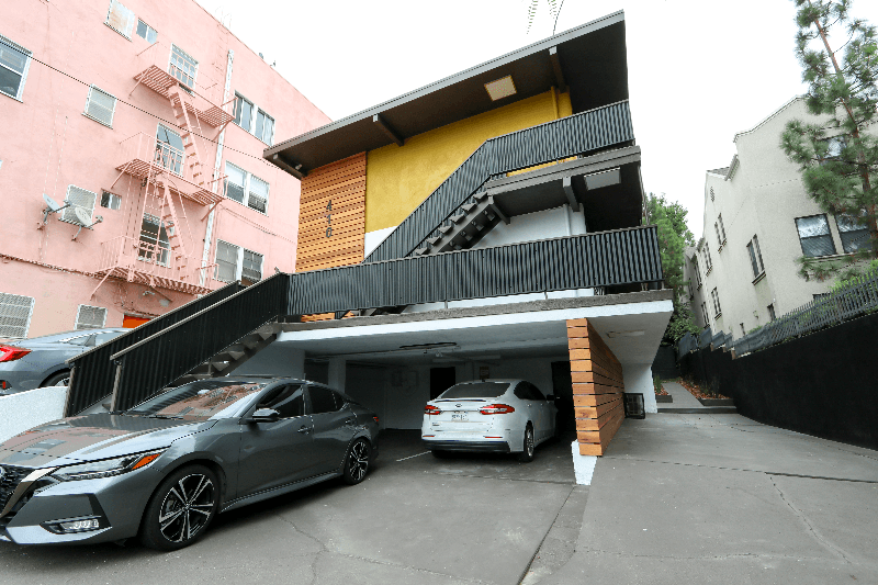 Los Angeles Apartment: 410 Lucas Avenue