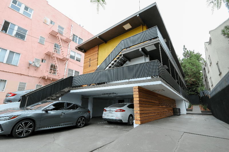 Los Angeles Apartment: 410 Lucas Avenue