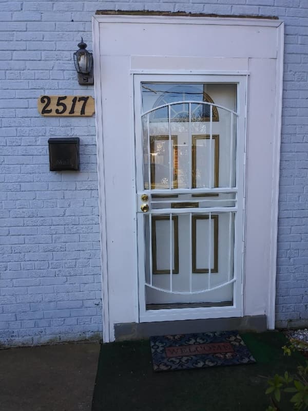 TEMPLE HILLS Condo: 2517 COLEBROOKE DR