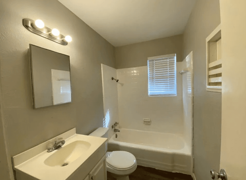 Fort Worth Multiplex: 2513 Normont Circle
