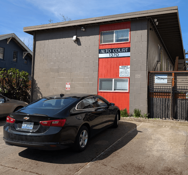 Eugene Apartment: 1370 High Street