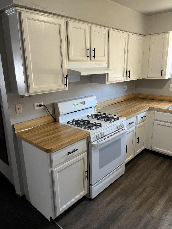 Darien Apartment: 7718 Wildwood Ct
