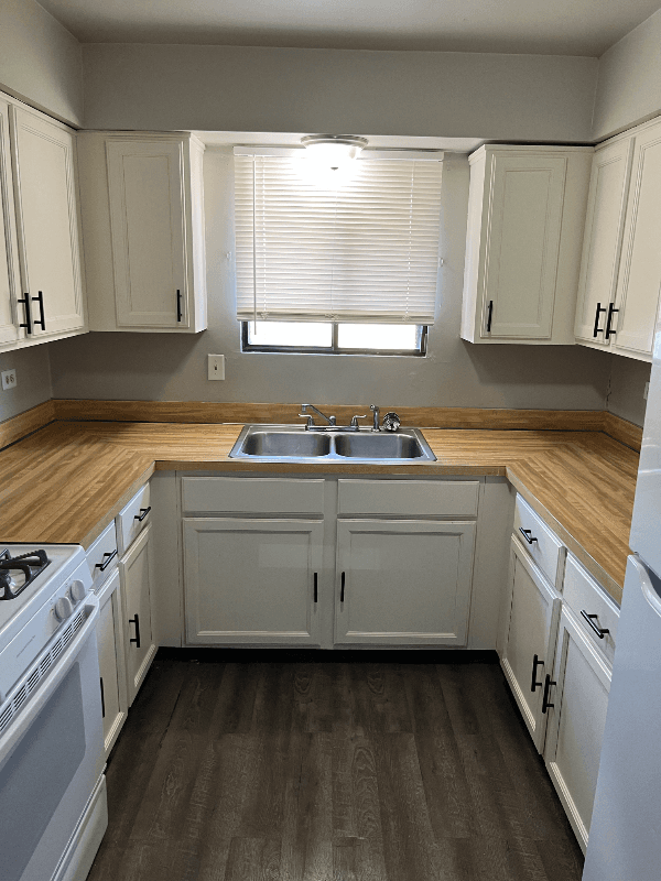 Darien Apartment: 7718 Wildwood Ct