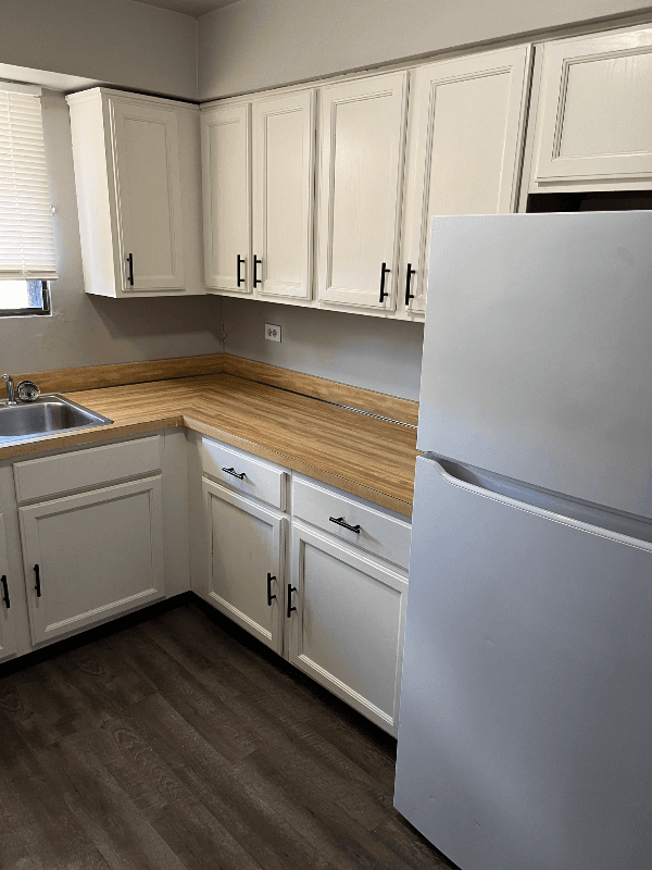 Darien Apartment: 7718 Wildwood Ct