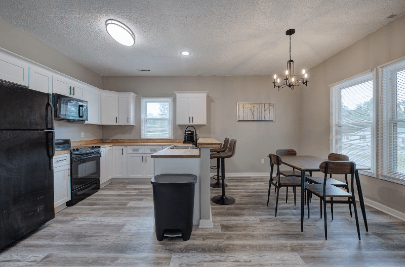 Adairsville Single Room: 227 St Elmo Cir