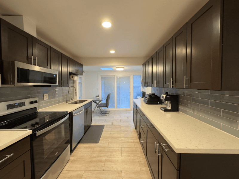 Shoreline House: 723 N 184th St