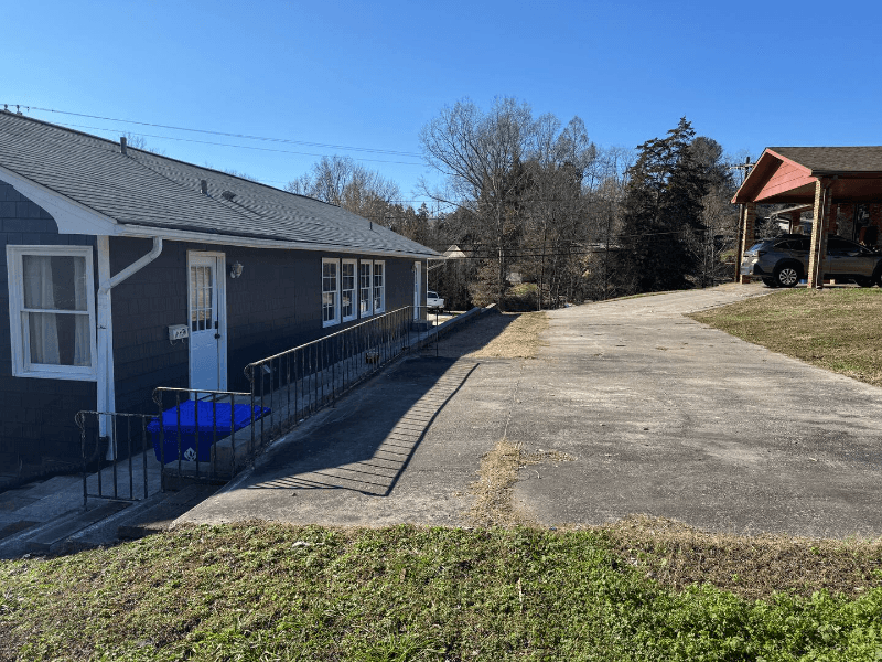 Oak Ridge Multiplex: 188 Louisiana Ave