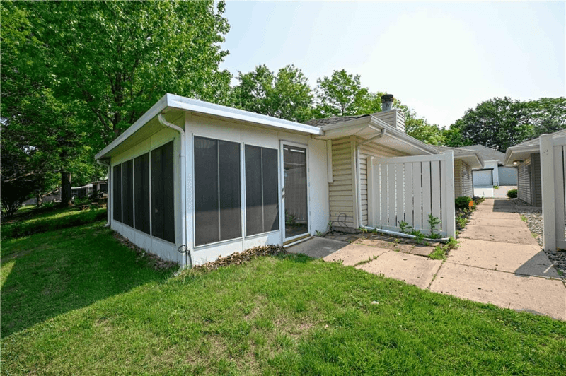 blue springs House: 2805 nw 3rd ter