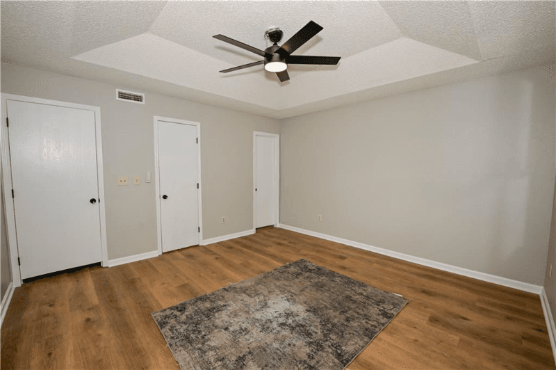 blue springs House: 2805 nw 3rd ter
