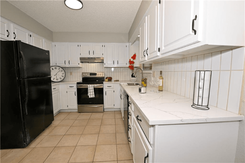 blue springs House: 2805 nw 3rd ter
