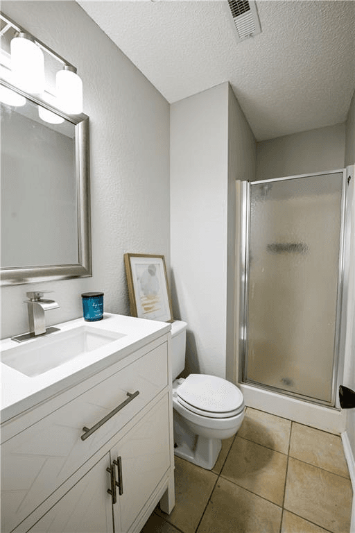 blue springs House: 2805 nw 3rd ter