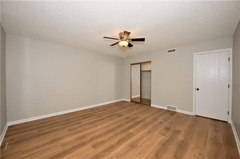 blue springs House: 2805 nw 3rd ter