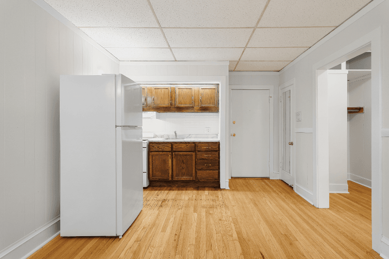 Chicago Apartment: 1440 W. Howard St.