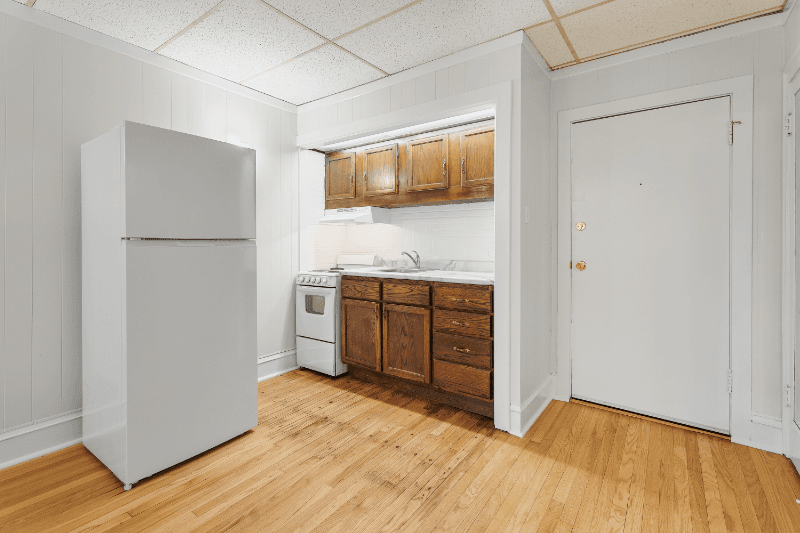 Chicago Apartment: 1440 W. Howard St.