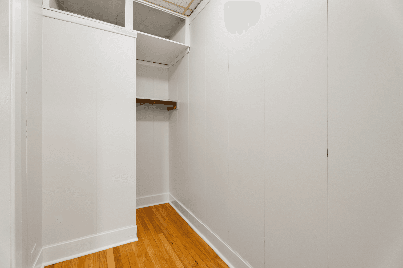 Chicago Apartment: 1440 W. Howard St.