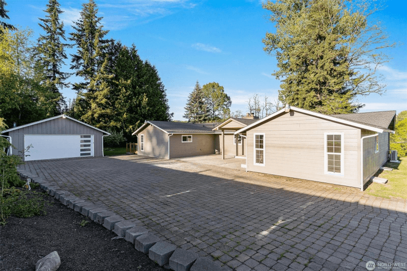 Bothell Single Room: 23720 Locust Way