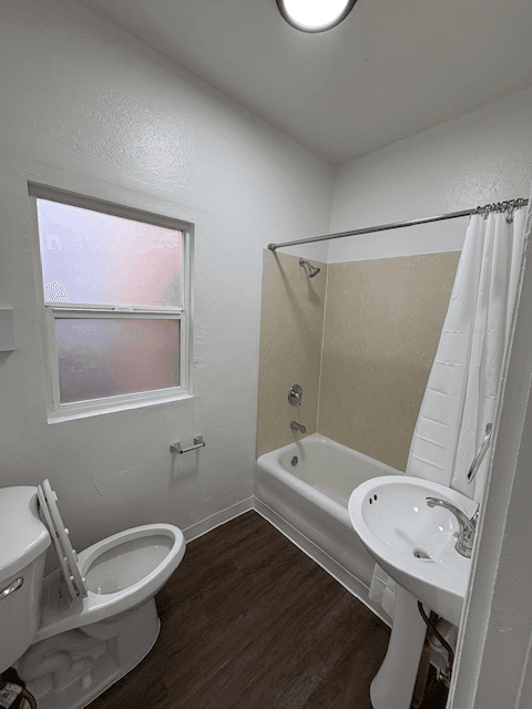 Oakland Apartment: 1900 26th Ave.