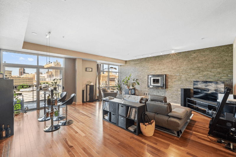 Milwaukee Condo: 106 W Seeboth St