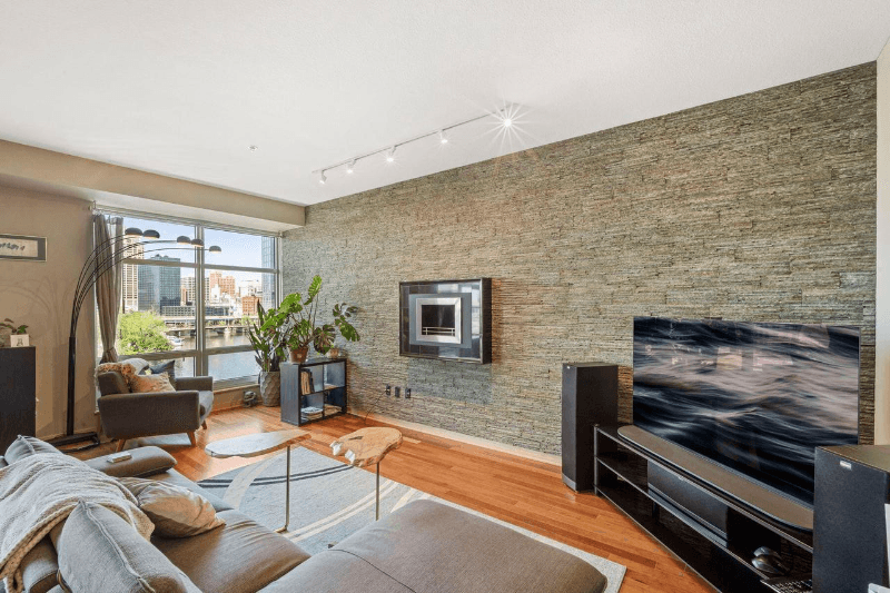 Milwaukee Condo: 106 W Seeboth St
