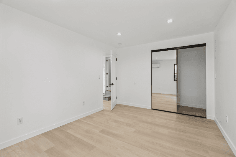 Los Angeles Apartment: 2422 Meadowvale Avenue