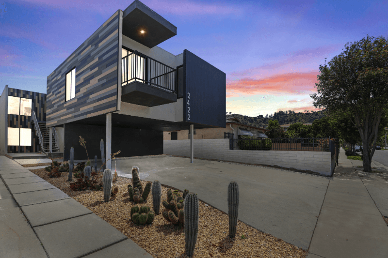 Los Angeles Apartment: 2422 Meadowvale Avenue