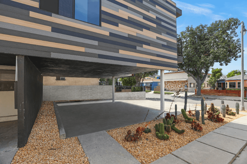 Los Angeles Apartment: 2422 Meadowvale Avenue