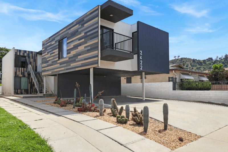 Los Angeles Apartment: 2422 Meadowvale Avenue