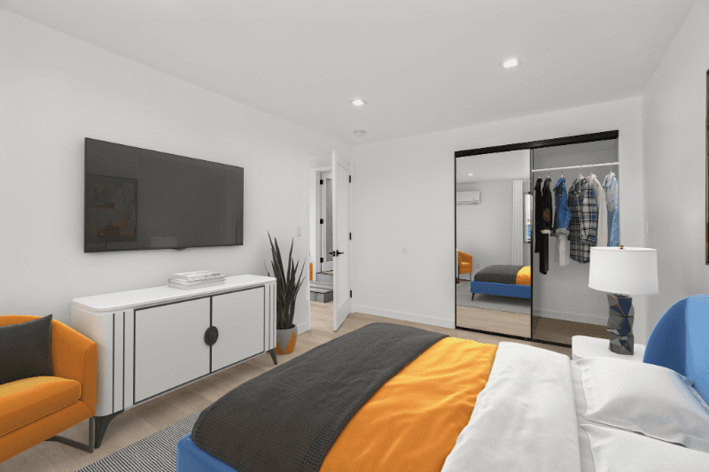 Los Angeles Apartment: 2422 Meadowvale Avenue