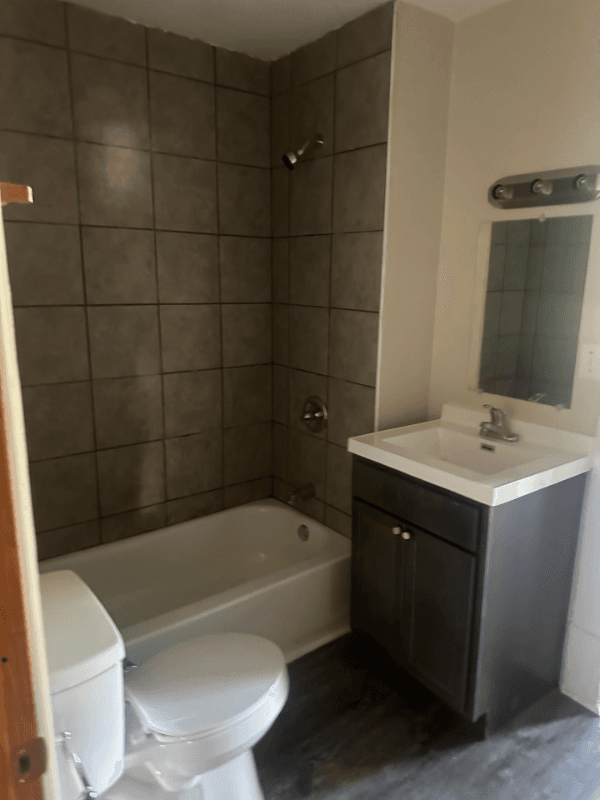 MART House: 802 E LIMESTONE AVE