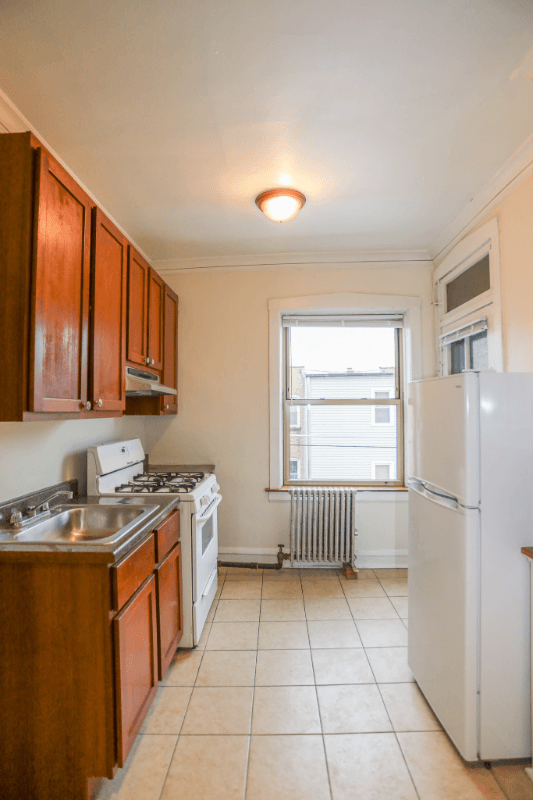 Chicago Apartment: 7667 Sheridan