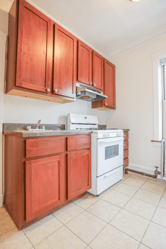 Chicago Apartment: 7667 Sheridan