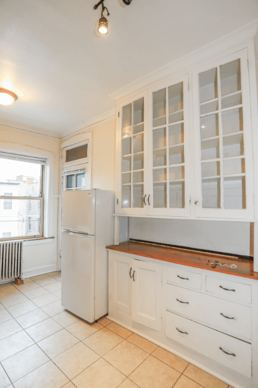 Chicago Apartment: 7667 Sheridan