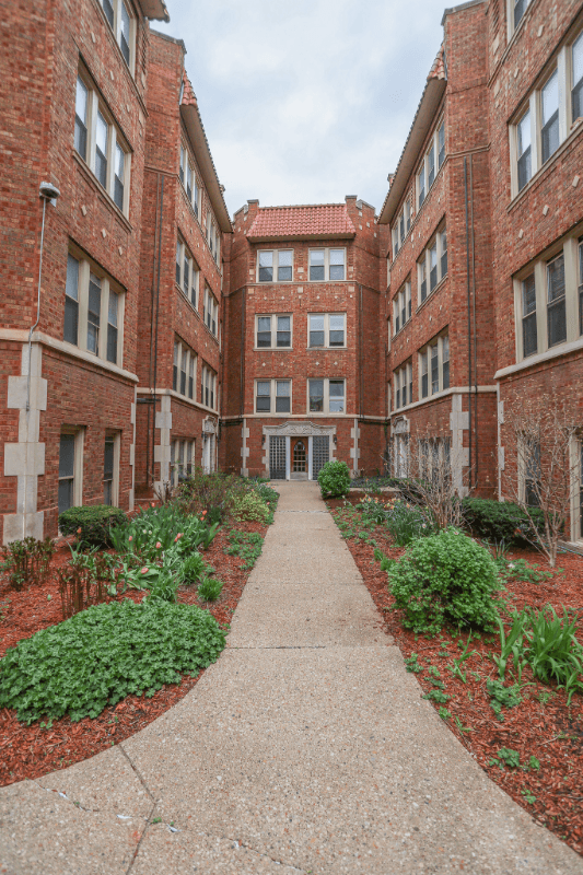 Chicago Apartment: 7667 Sheridan