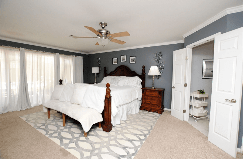 Katy House: 719 Park Knoll Ln,