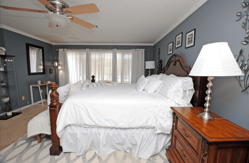 Katy House: 719 Park Knoll Ln,