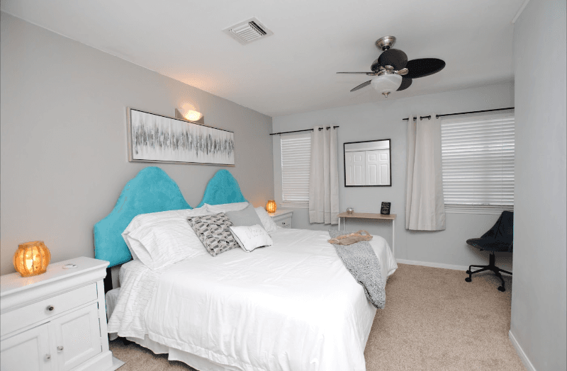 Katy House: 719 Park Knoll Ln,