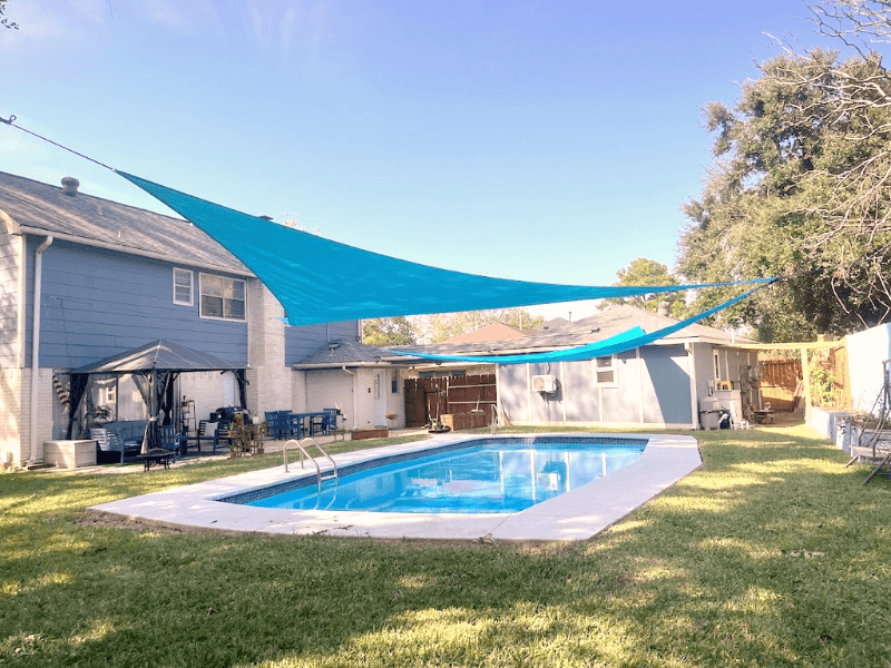 Katy House: 719 Park Knoll Ln,